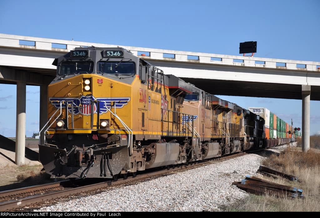 Intermodal rolls west